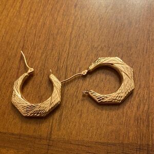 Elegant 14k Isreal Gold Hoop Earrings